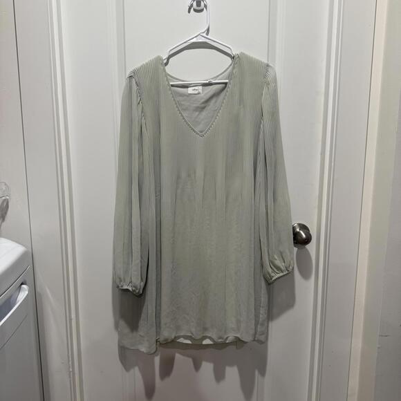 Aritzia Wilfred Long Sleeve V-Neck Dress Size Large - Picture 3 of 4